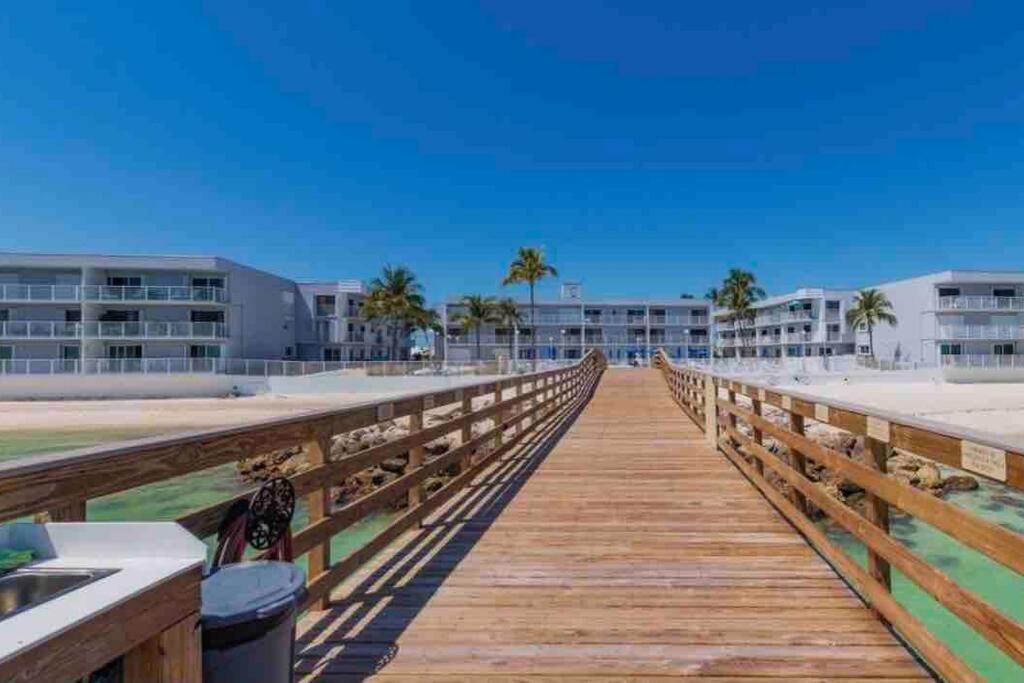 Your Happy Place On The Beach! Apartment Key Colony Beach Exterior photo